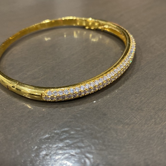Nadri
Triple Row Bangle - Picture 5 of 5